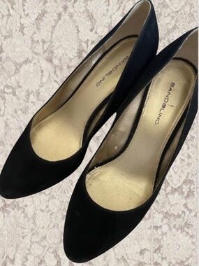 Bandolino Black Suede Pumps - Size 9 - Classic Heels